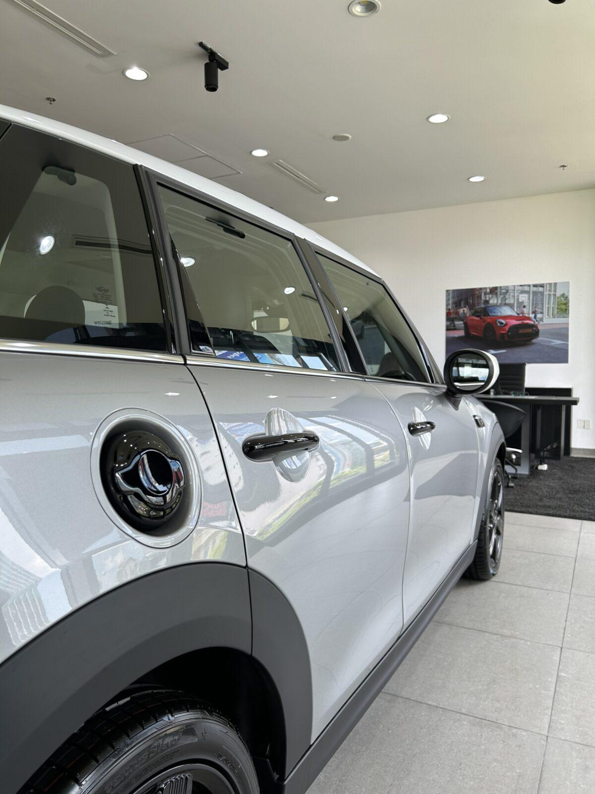 z5385039381811 d49e46011b3ed649a55490ea82714198 MINI COOPER S 5 DOOR MÀU MELTING SIVER III MỆNH KIM