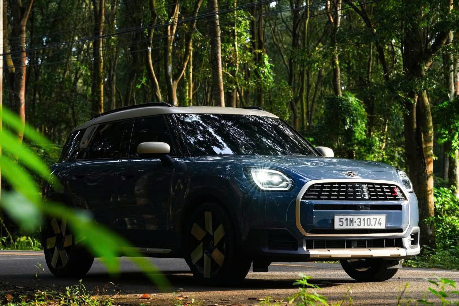 bia MINI COOPER S ALL 4 COUNTRYMAN - CHINH PHỤC ĐỈNH CAO PHONG CÁCH.